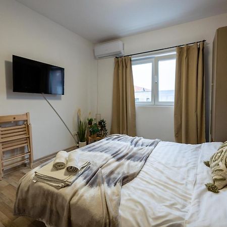 Cozy Studio Retreat - Quiet, Premium Stay Timisoara Ngoại thất bức ảnh
